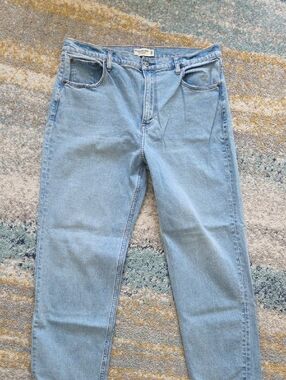 Abercrombie Ankle Straight Jean